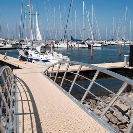 Ijsvogel Apartment, Duplex Family Home 4-Bed Located On The Largest Saltwater Lake Bruinisse Bagian luar foto