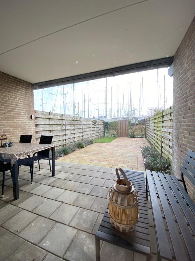 Ijsvogel Apartment, Duplex Family Home 4-Bed Located On The Largest Saltwater Lake Bruinisse Bagian luar foto