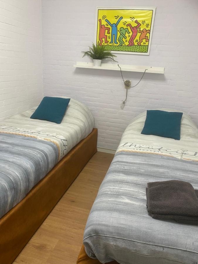 Ijsvogel Apartment, Duplex Family Home 4-Bed Located On The Largest Saltwater Lake Bruinisse Bagian luar foto